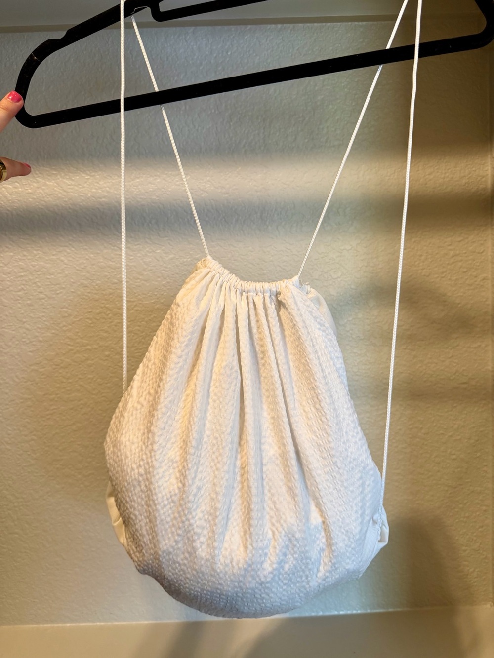 Lululemon White Textured Packable Zip Jacket turns into Drawstring Bag Size 12 - Picture 5 of 6